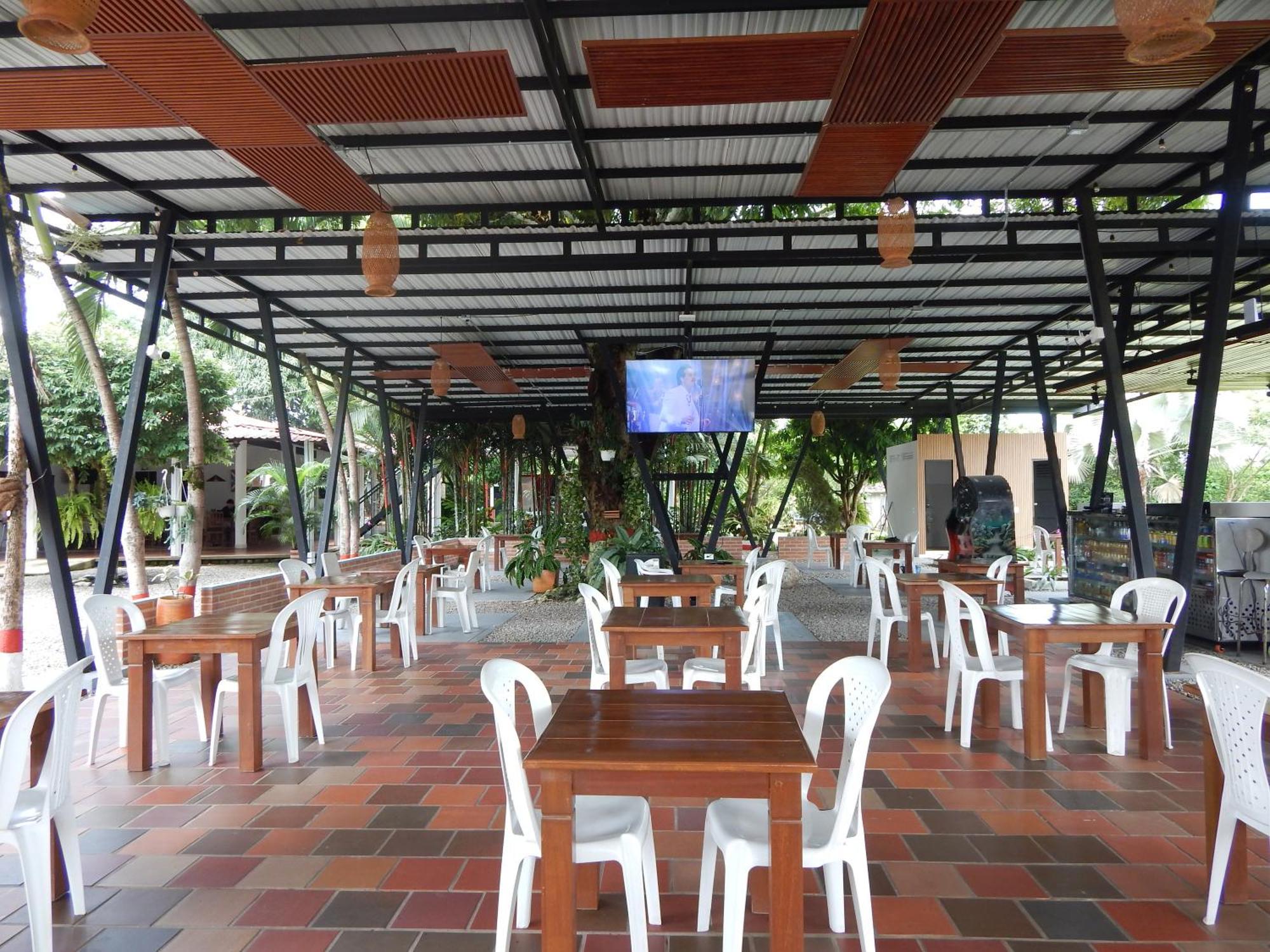 Hotel Campestre Las Palmas Sas Villavicencio Buitenkant foto